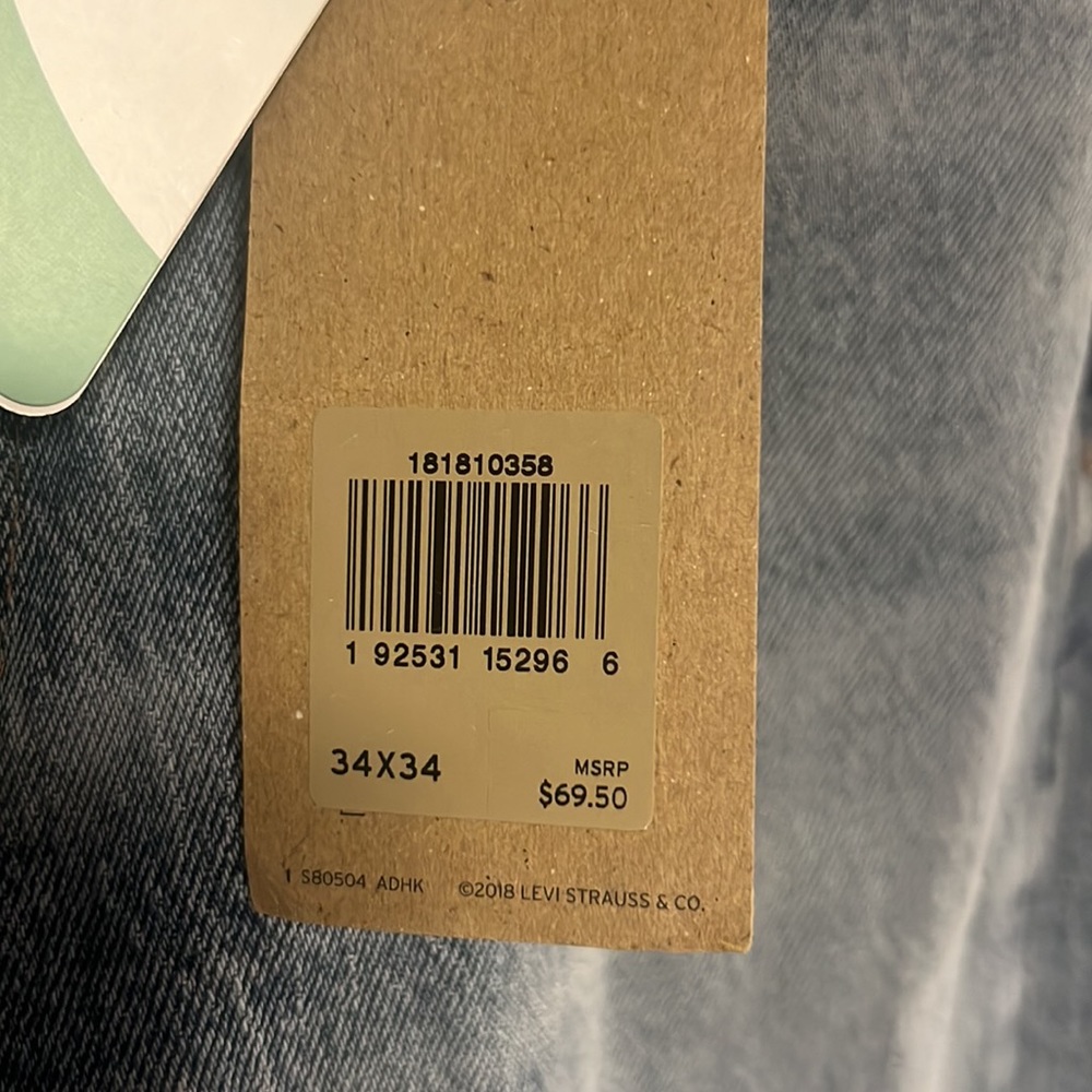 Levi’s - Picture 2 of 2